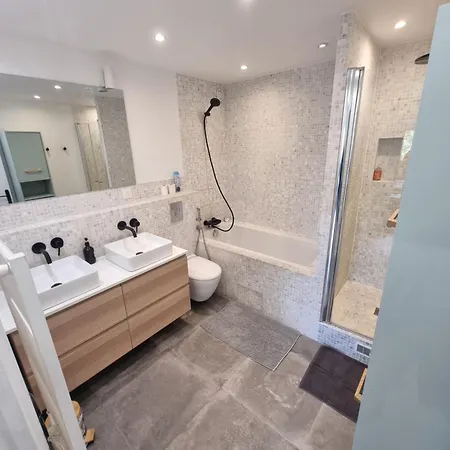Апартаменты Urban Serenity - Spacieux F4 Proche Paris Клиши