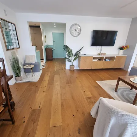 Апартаменты Urban Serenity - Spacieux F4 Proche Paris Клиши